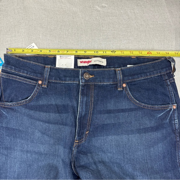 Wrangler Men's Weather Anything Legacy Straight Fit Jeans Size 36x30 - Picture 7 of 12